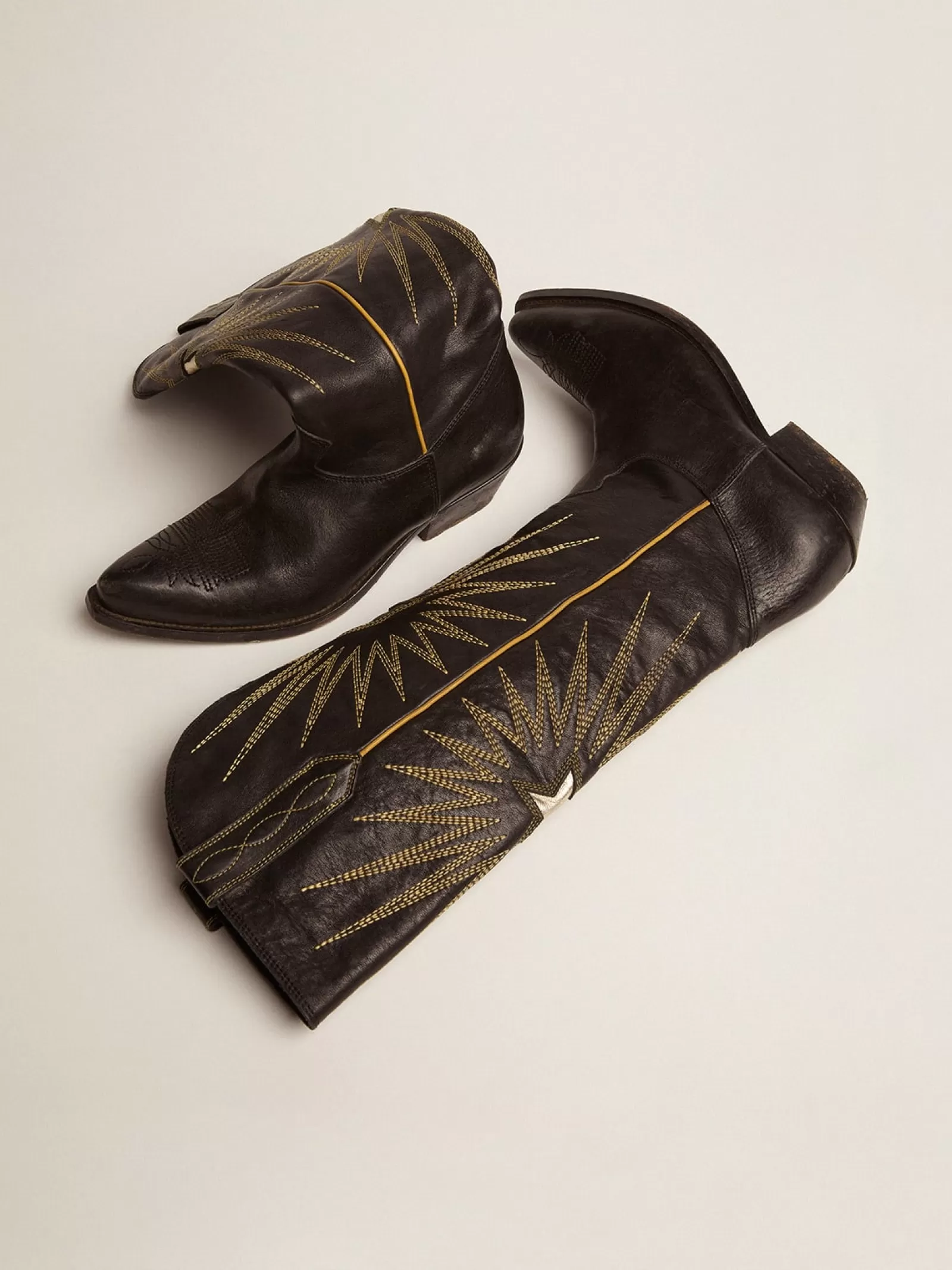 Bottes femme en cuir noir avec étoile incrustée platine | Golden Goose Cheap