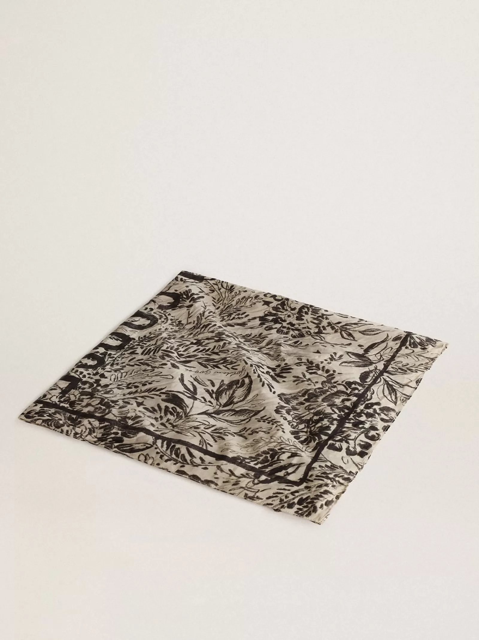 Foulard blanc cassé à motif toile de Jouy contrasté | Golden Goose Outlet