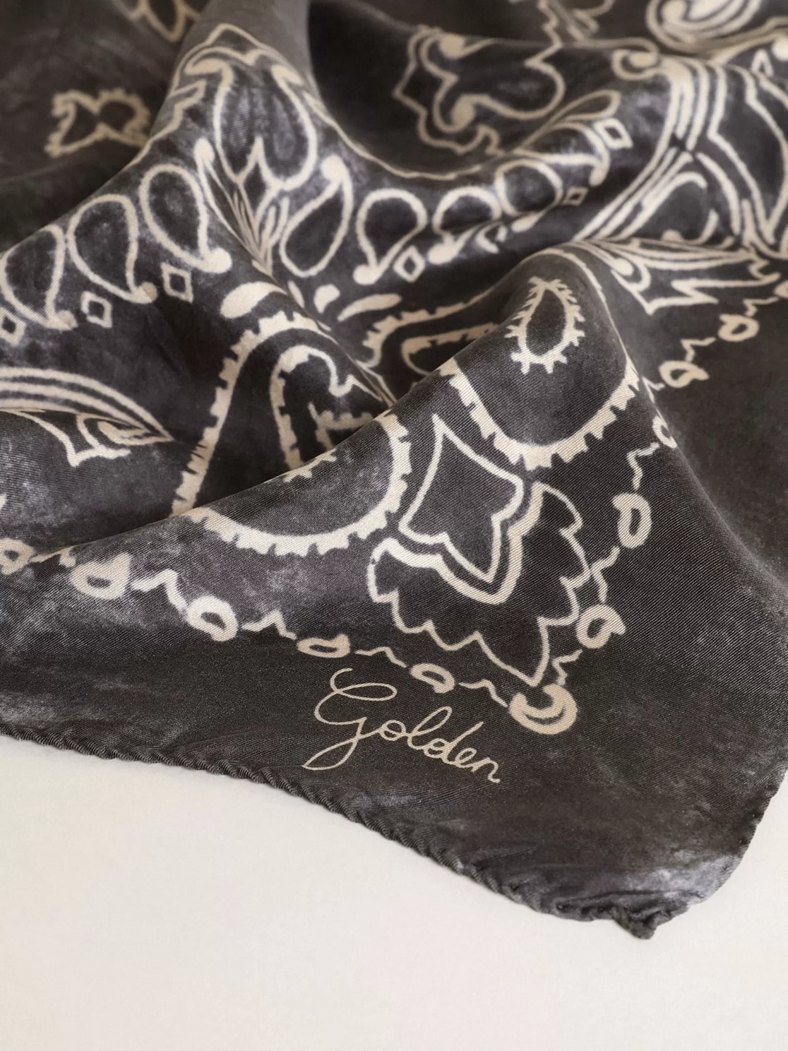 Foulard gris anthracite à motif cachemire | Golden Goose Clearance