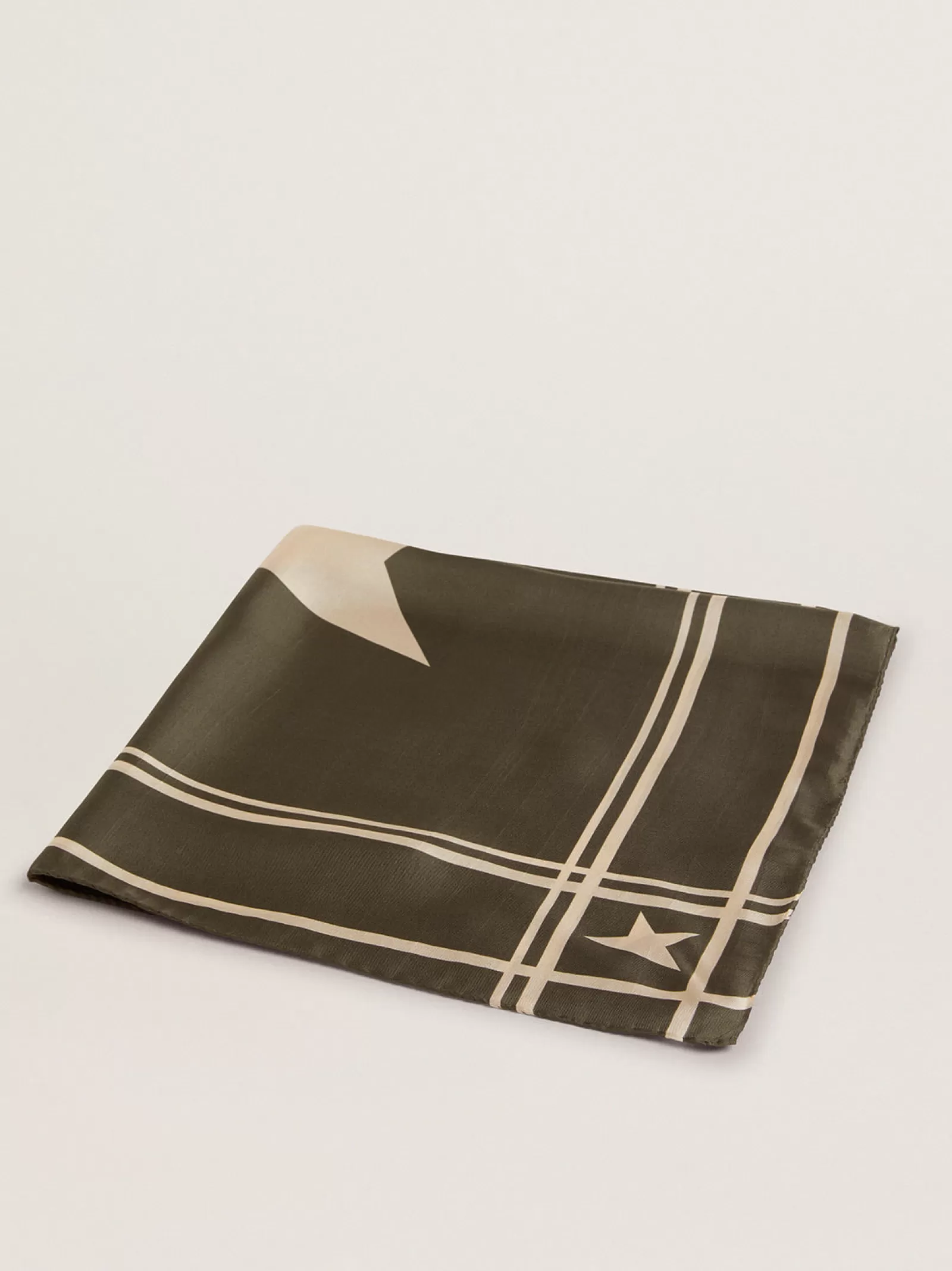 Foulard vert mousse avec rayures et étoiles blanches contrastantes | Golden Goose Online