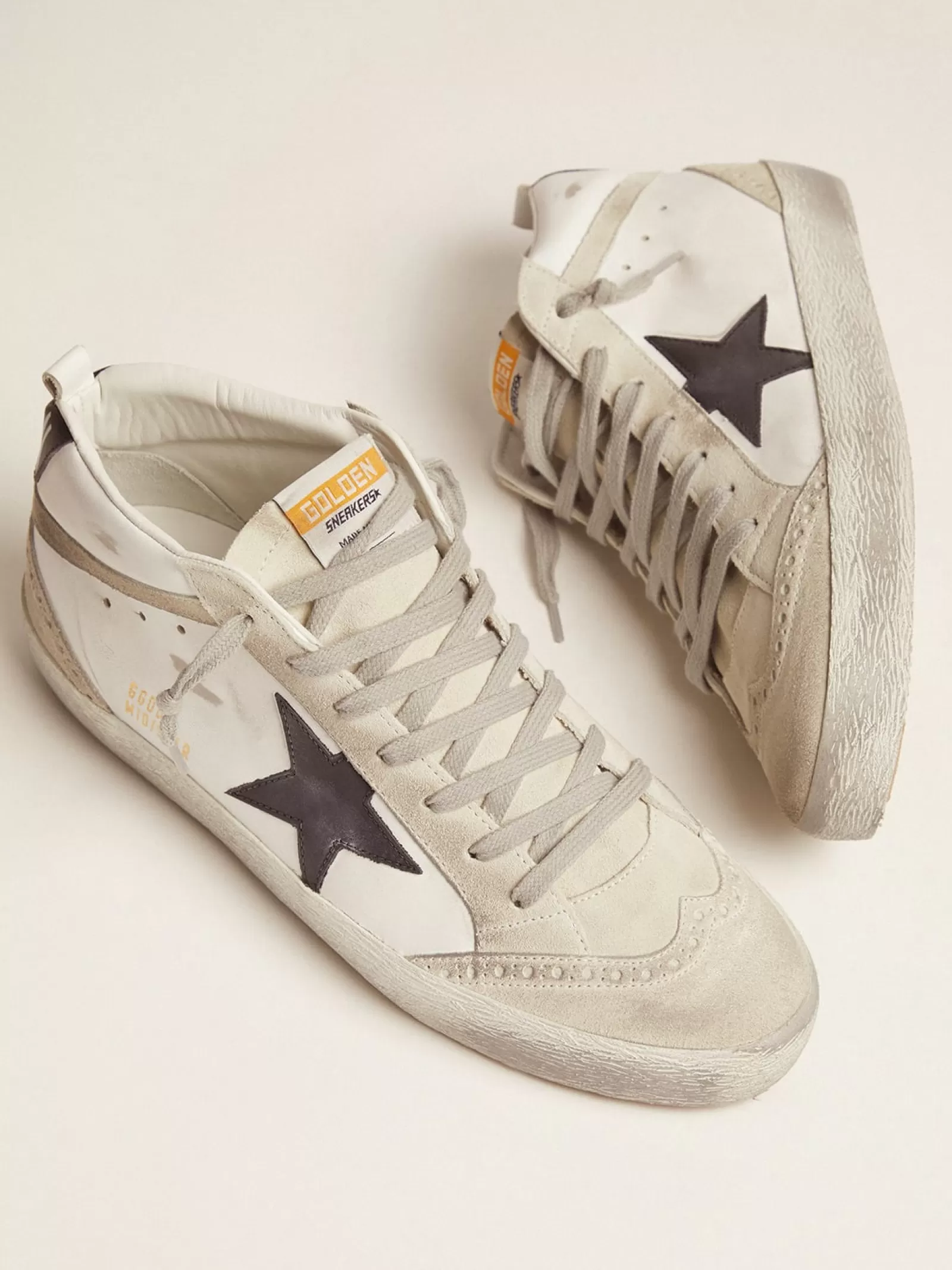 Mid Star homme blanches avec étoile noire | Golden Goose Store