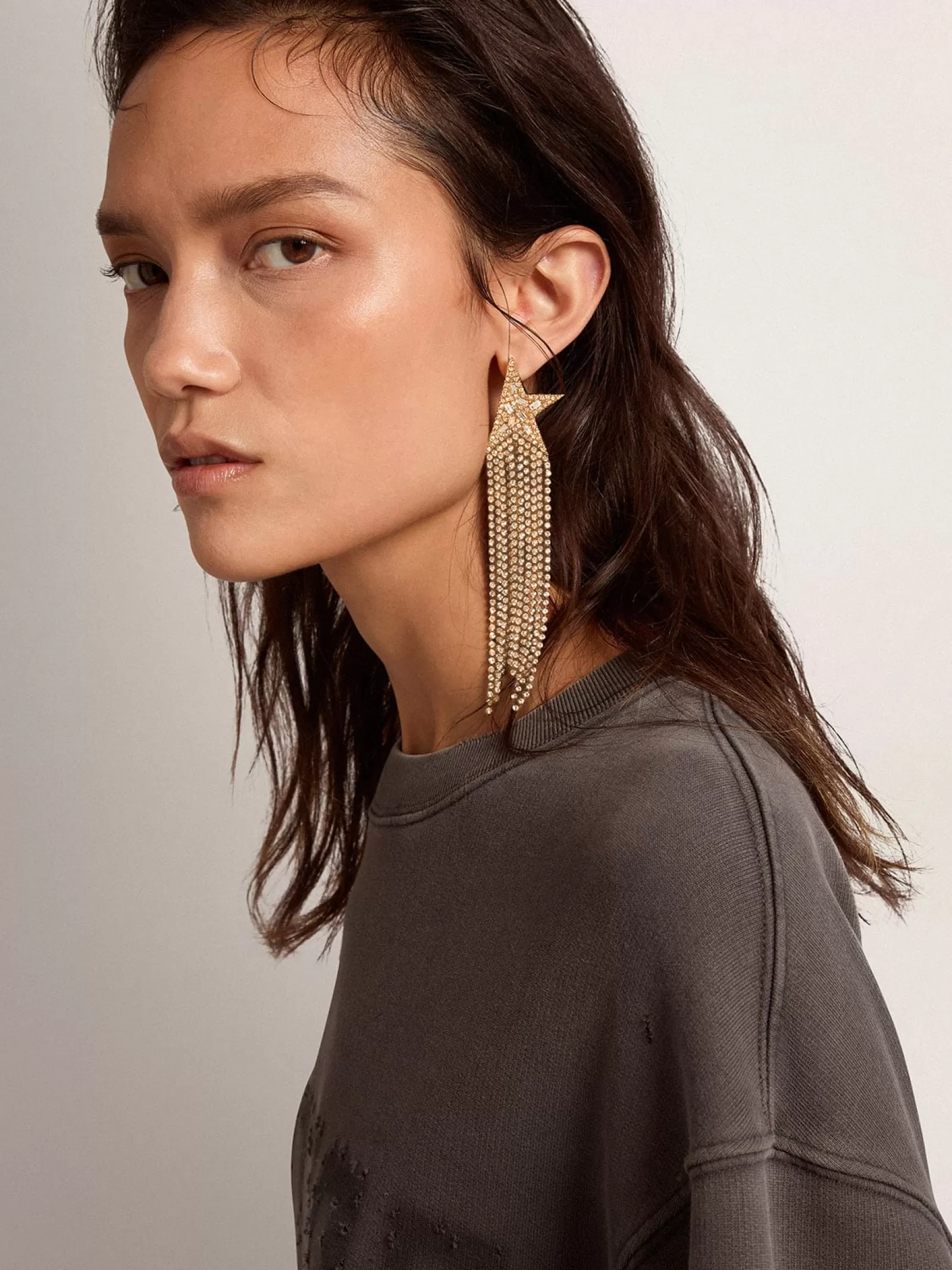 Mono boucle d’oreille pendante femme or ancien avec cristaux appliqués | Golden Goose Shop