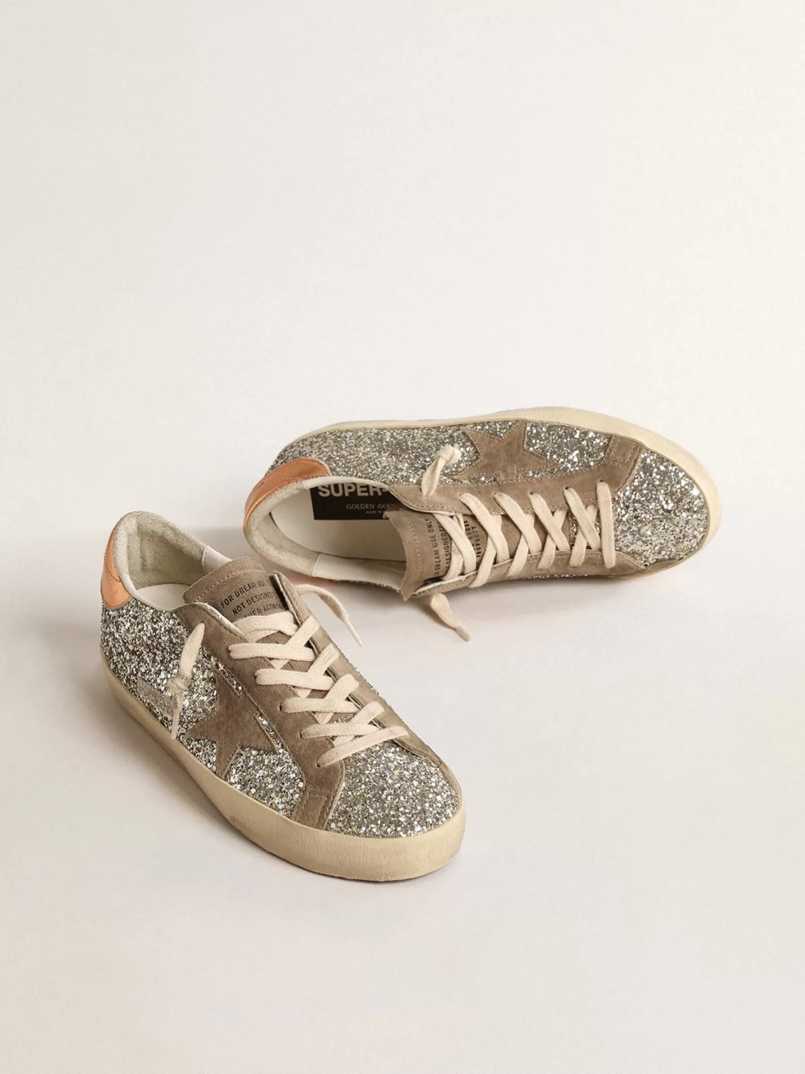 Super-Star à paillettes platine avec étoile en daim tourterelle | Golden Goose Best