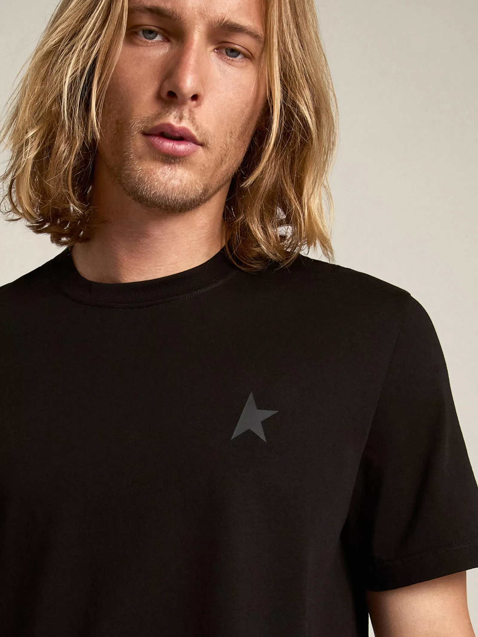 T-shirt noir collection Star avec étoile ton sur ton sur le devant | Golden Goose Cheap