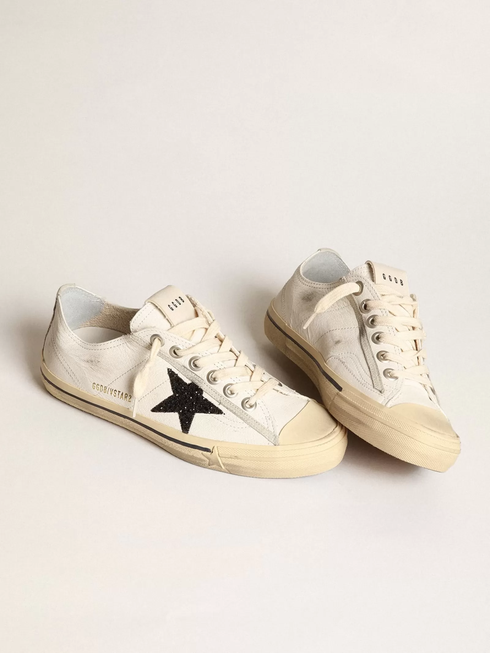V-Star en cuir nappa blanc avec étoile à paillettes noires | Golden Goose Best Sale